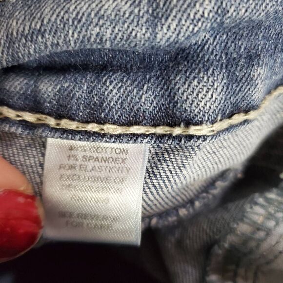 Cato Women’s Denim Shorts Size 16 Blue Embroidered Cross Pockets Stretch - Picture 4 of 6